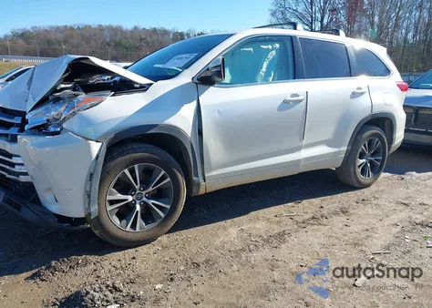 2018 Toyota Highlander Le z USA, uszkodzony, nr VIN 5TDZARFH3JS038312